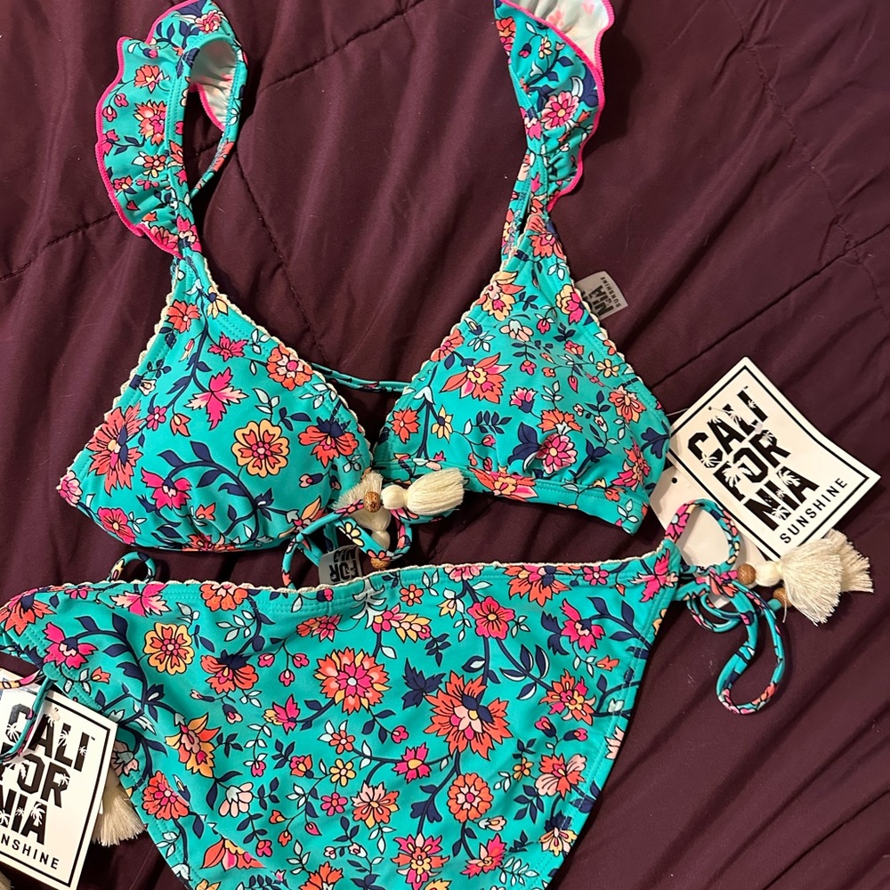Bathing suit - Picture 2 of 5